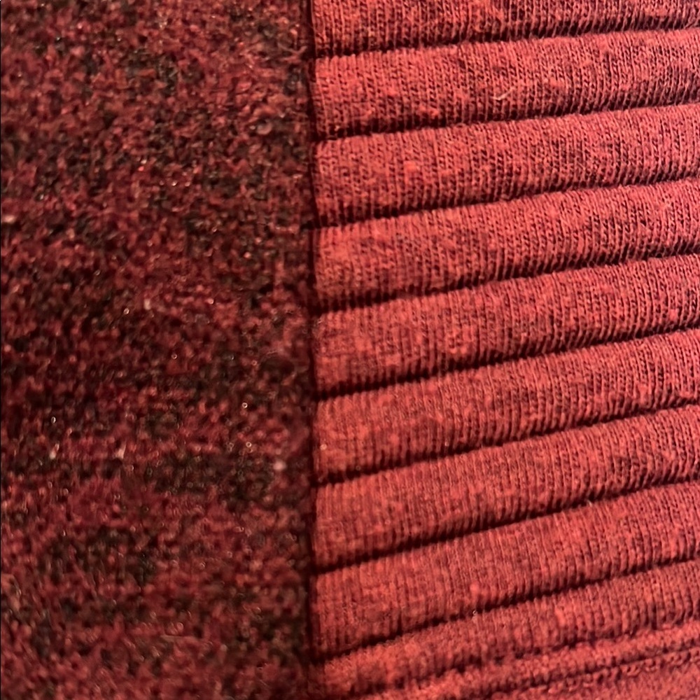 The North Face Burgundy Fleece - Picture 6 of 6
